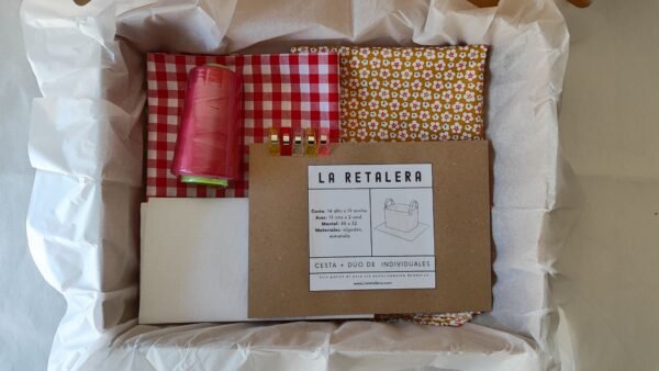 Caja Kit Cesta Panera y dúo de manteles reversibles - Imagen 3