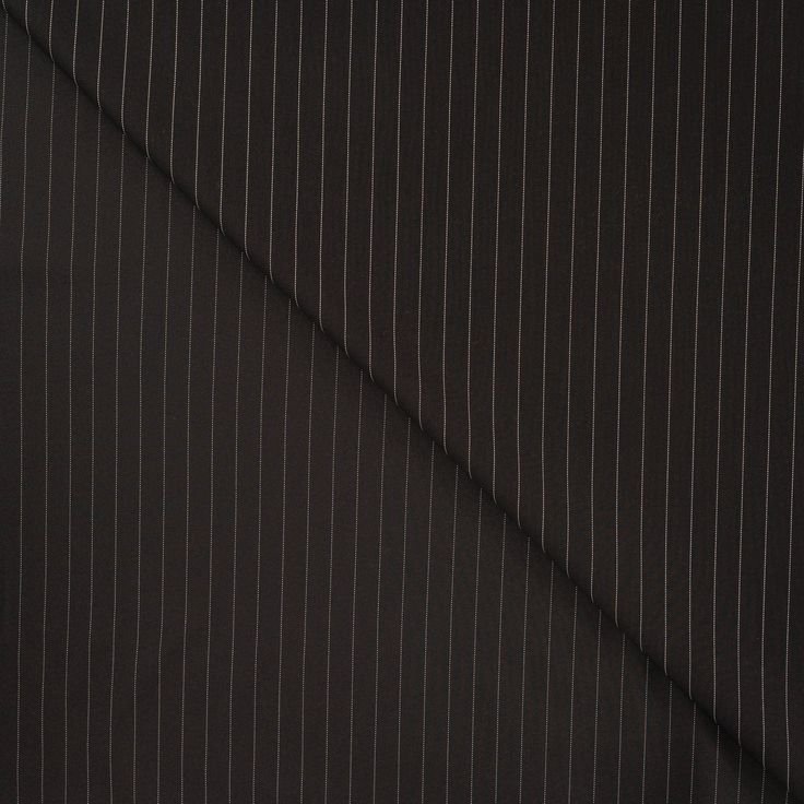 tela fluída blanca y negra