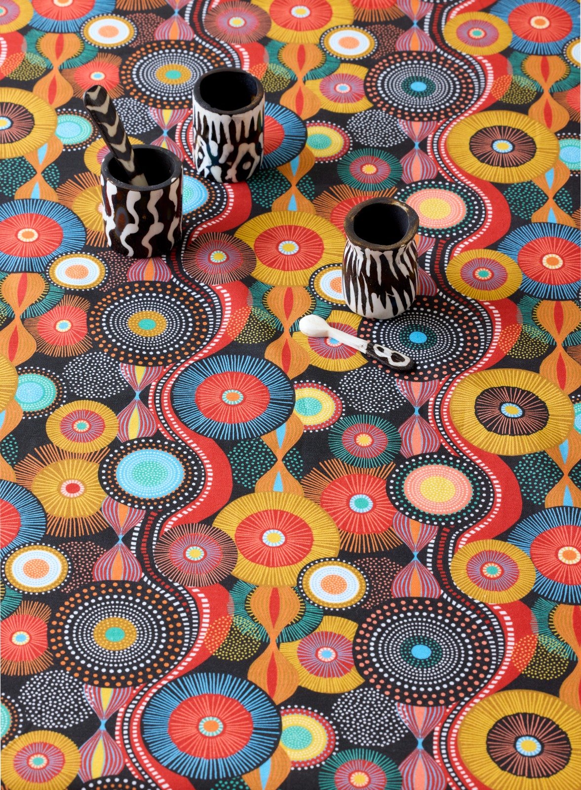 algodón estilo africano con círculos multicolor