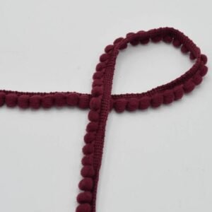 cinta de madroños pequeños rojo burdeos