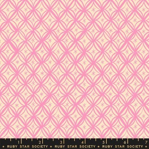 algodón rosa con rombos y estrellas