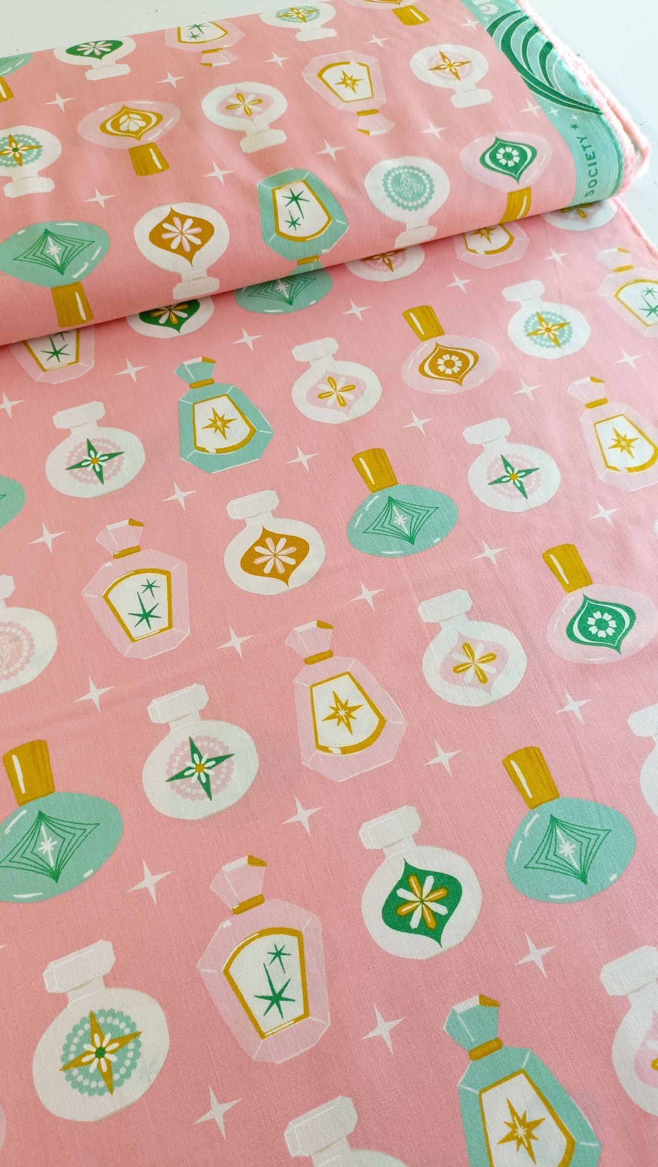 Algodón americano rosa con frascos de perfume - Imagen 4