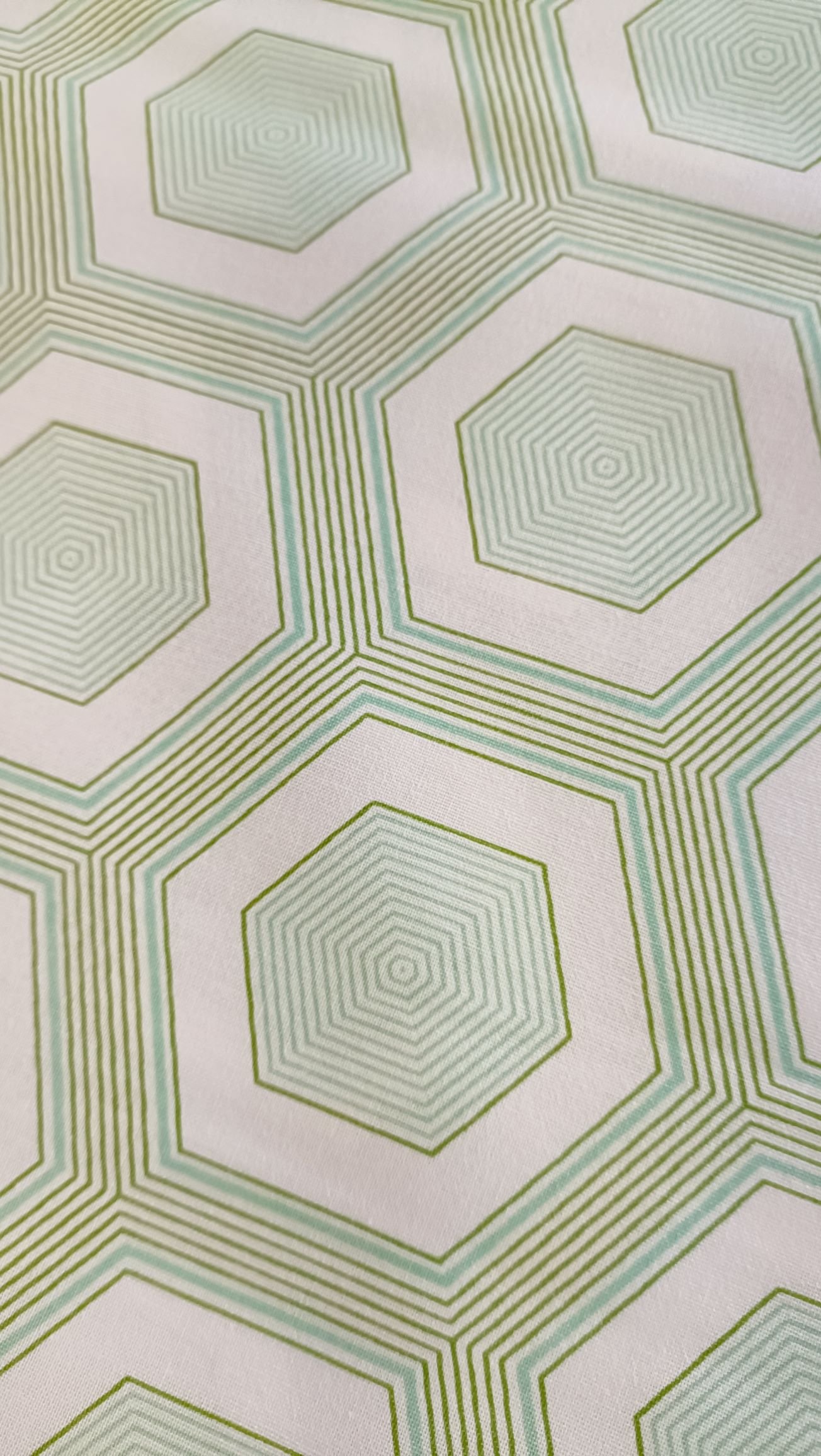 tela de algodón motivos geométricos en verde