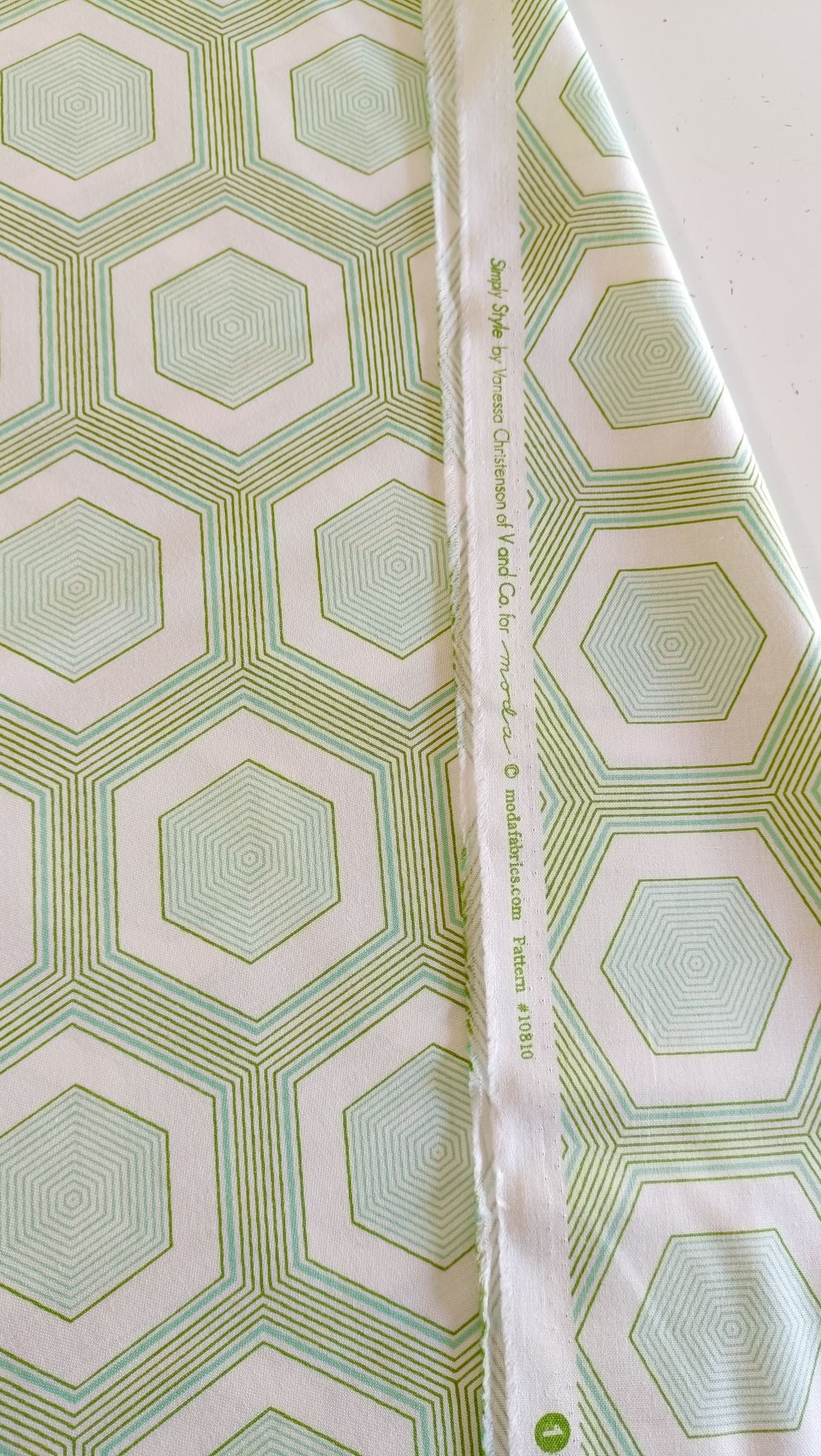 Algodón americano hexágonos en verde - Imagen 2