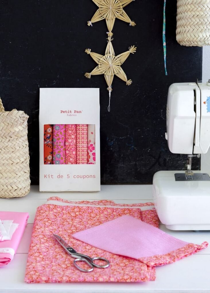 caja de 5 retales de florecitas rosas