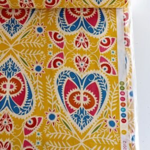 Algodón americano amarillo con mariposas y corazones