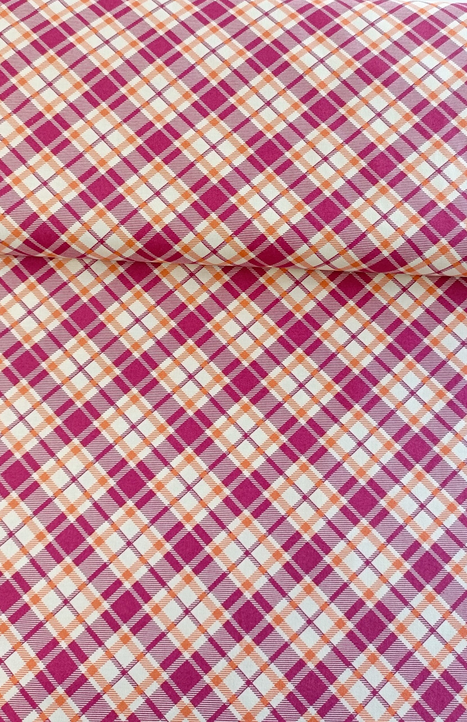 tartán fucsia y naranja