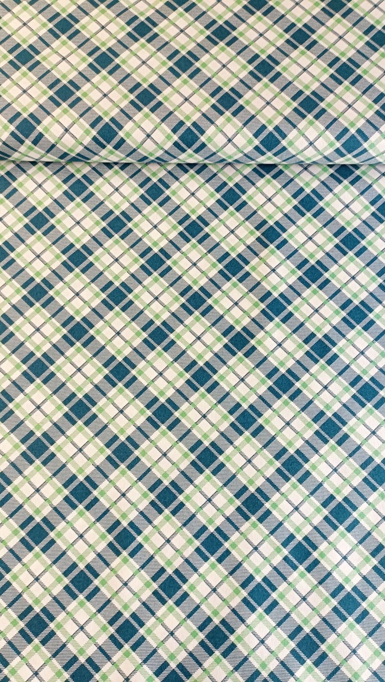 cuadro escocés en verdes