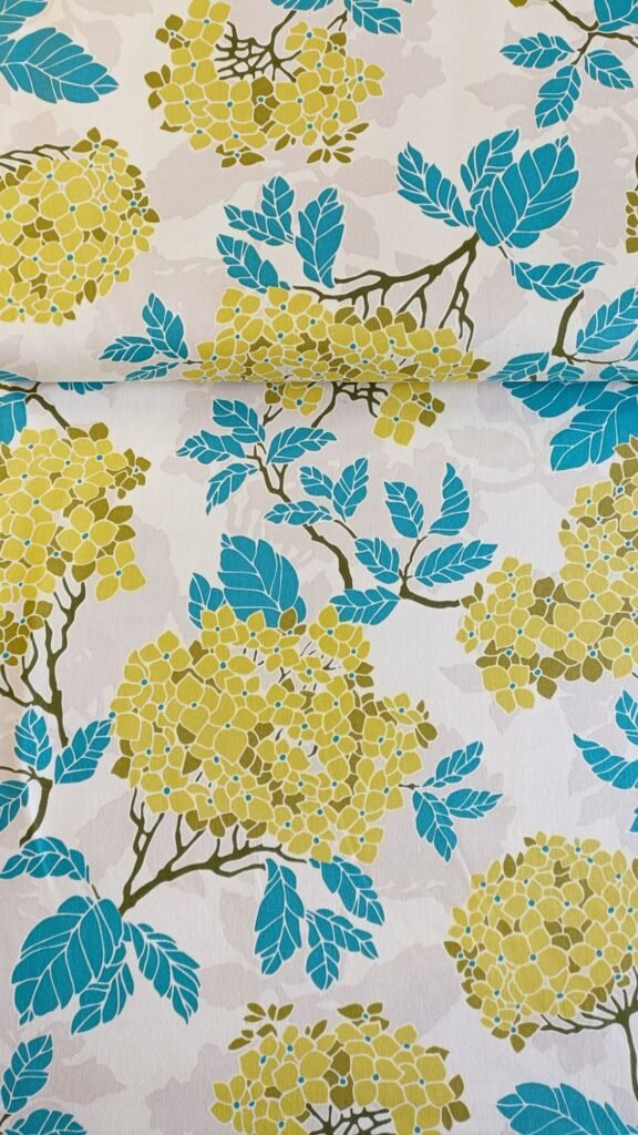 tela de hortensias amarillas y verde