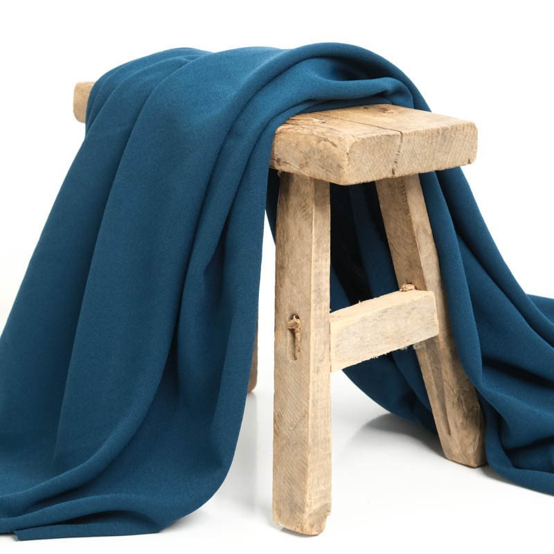 crepe azul petróleo